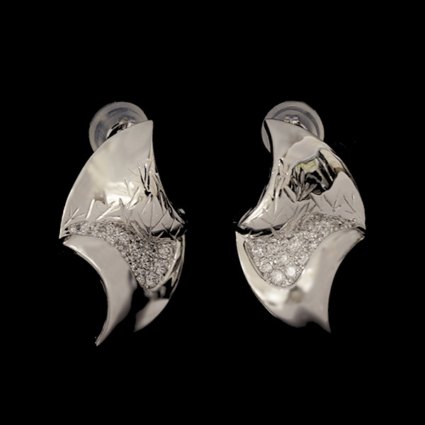 ֥ۥץ ԥHOUGA Diamond pierced earring