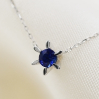 ���i�Z�[�� AIGS Royal Blue �T�t�@�C�A �y���_���g �l�b�N���X �`�F�[���t ���[����<br>���i��K18�z���C�g�S�[���h<br>�����ΏۊO ���iSALE2607