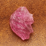 ☆ピンクトルマリン 彫刻 30.53ct 限定1個<br>誕生石10月<br>※こちらのルースを使用してのカスタマイズもお受けできます。